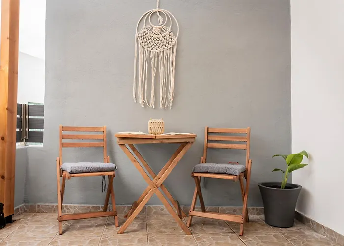 Luxury Getaway With Jacuzzi - Platanos House 펜션 Sálakos