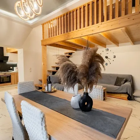 Casa de Férias Luxury Getaway With Jacuzzi - Platanos House