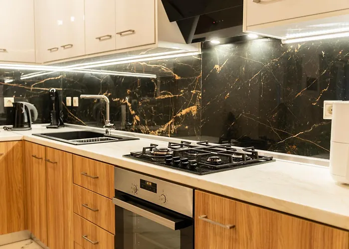 Luxury Getaway With Jacuzzi - Platanos House