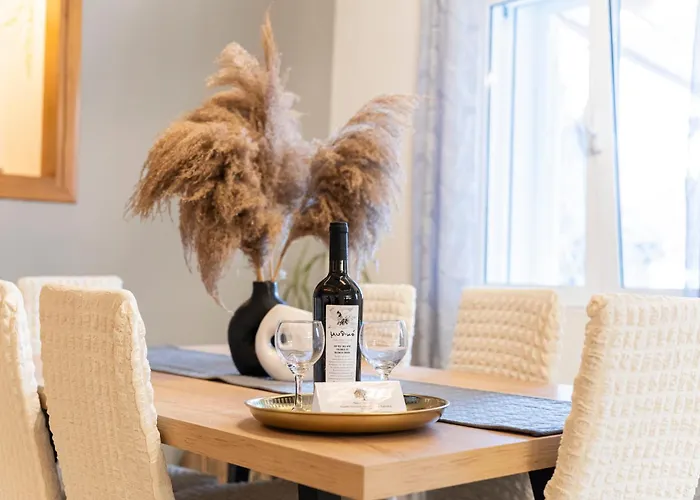 Casa de Férias Luxury Getaway With Jacuzzi - Platanos House Sálakos