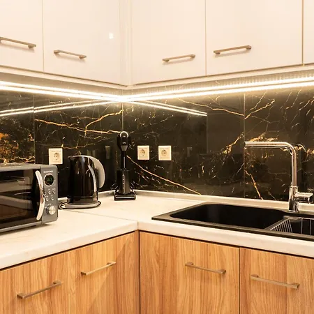 Feriehus Luxury Getaway With Jacuzzi - Platanos House