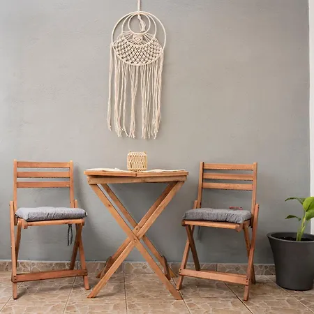 Luxury Getaway With Jacuzzi - Platanos House 度假居 Sálakos